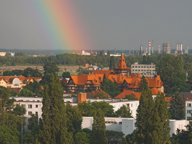 pict1055.jpg - [en]Prievoz, Slovnaft and rainbow[sk]Prievoz, Slovnaft a dúha